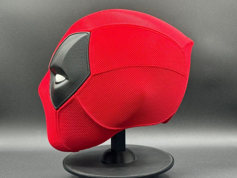 Deadpool 3 wearable cosplay mask - 3d printed